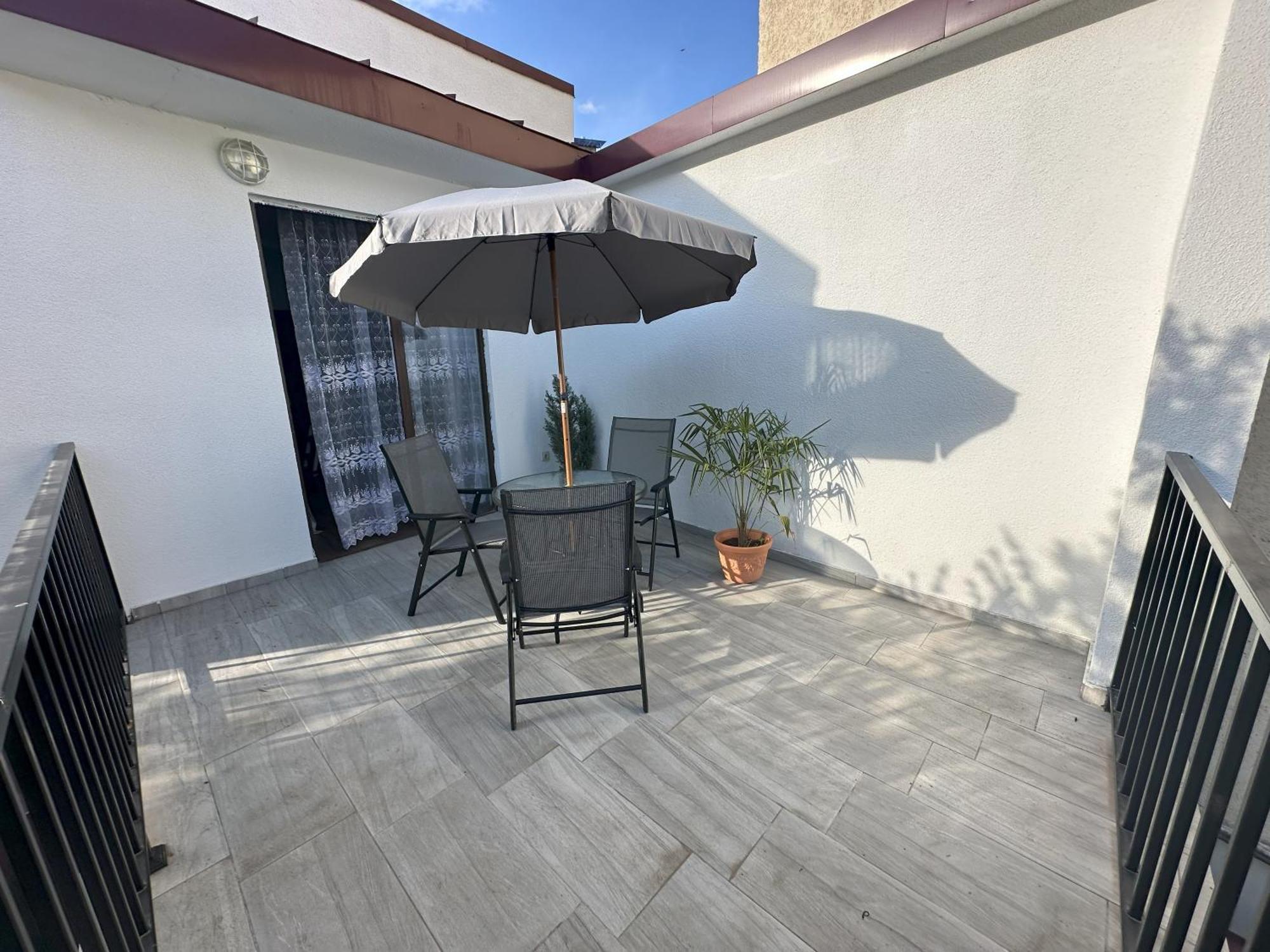 Three Palms Guest House Tbilisi Exterior photo